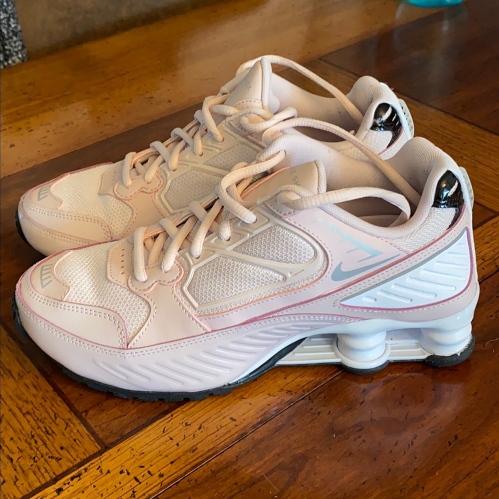 COPY - Women’s pink Nike Shox size 7